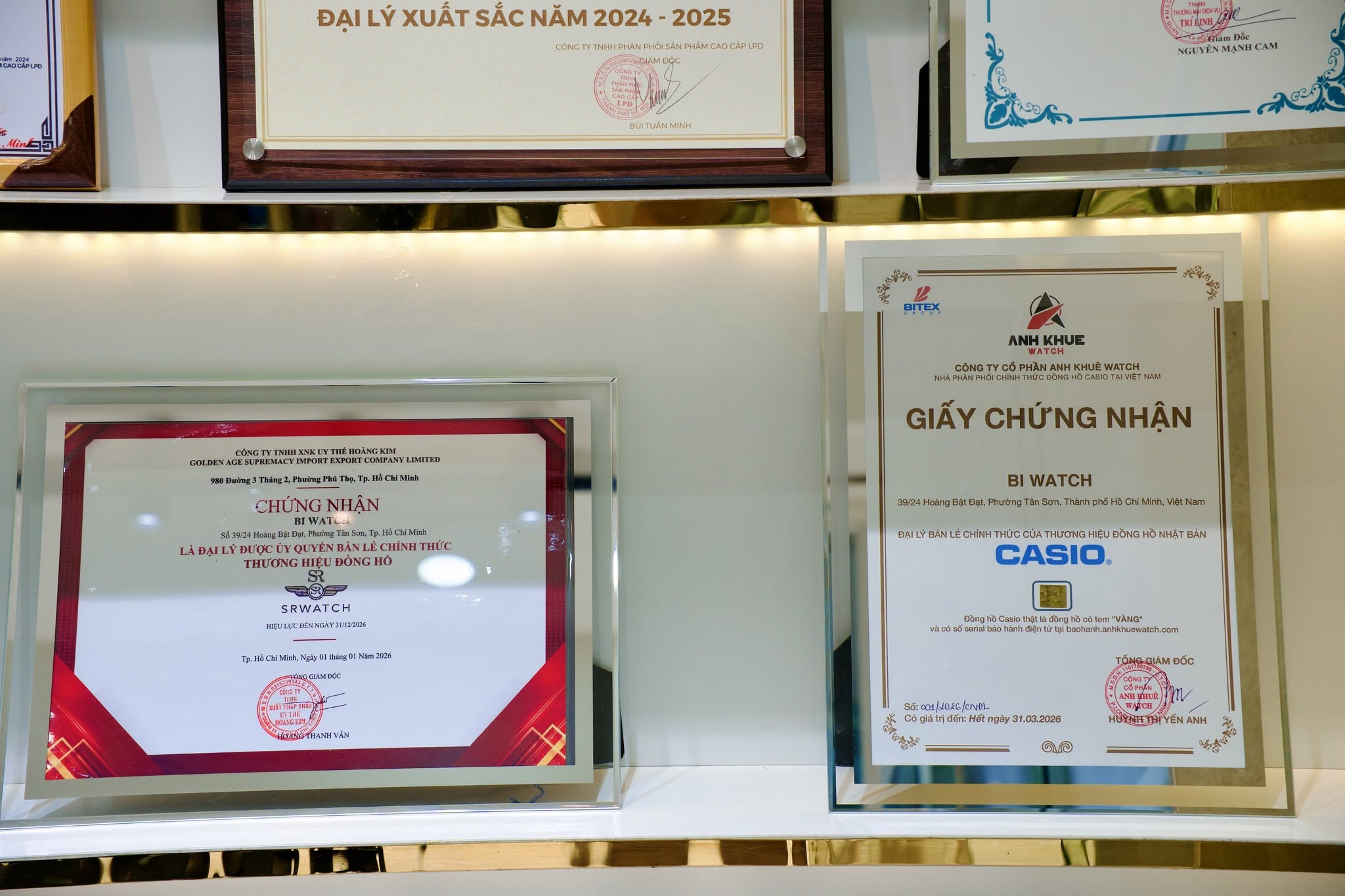 BI WATCH Có Thật Sự Bán Đồng Hồ Chính Hãng Hay Không?